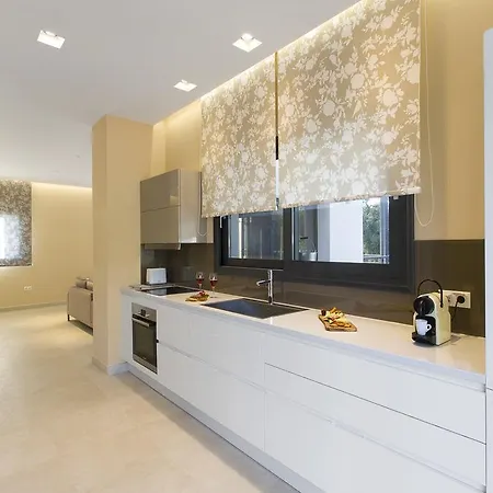 Dione Villa *