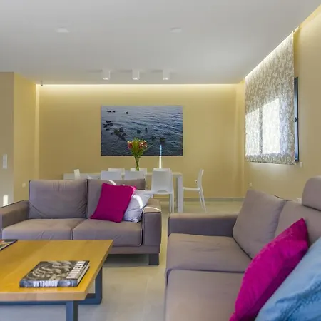 Dione Villa