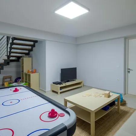 Dione Villa *